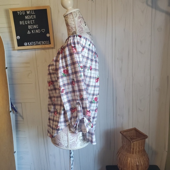 Polly&Esther off shoulder plaid top with Roses.LG - Picture 6 of 7